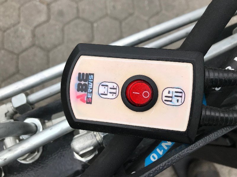 Fronthydraulik & Zapfwelle des Typs Sonstige K373 Palettengabel hydr., Neumaschine in Chur (Bild 5)