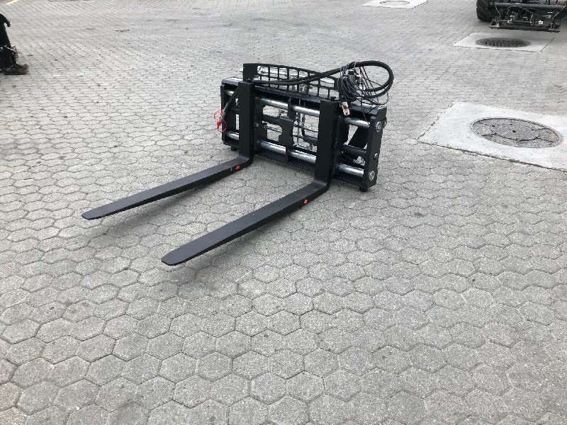 Fronthydraulik & Zapfwelle des Typs Sonstige K373 Palettengabel hydr., Neumaschine in Chur (Bild 1)