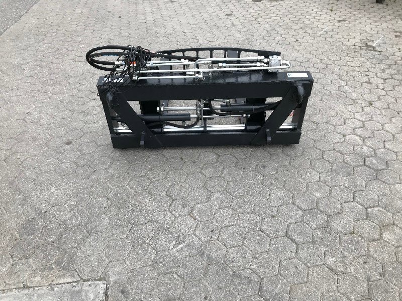 Fronthydraulik & Zapfwelle des Typs Sonstige K373 Palettengabel hydr., Neumaschine in Chur (Bild 2)