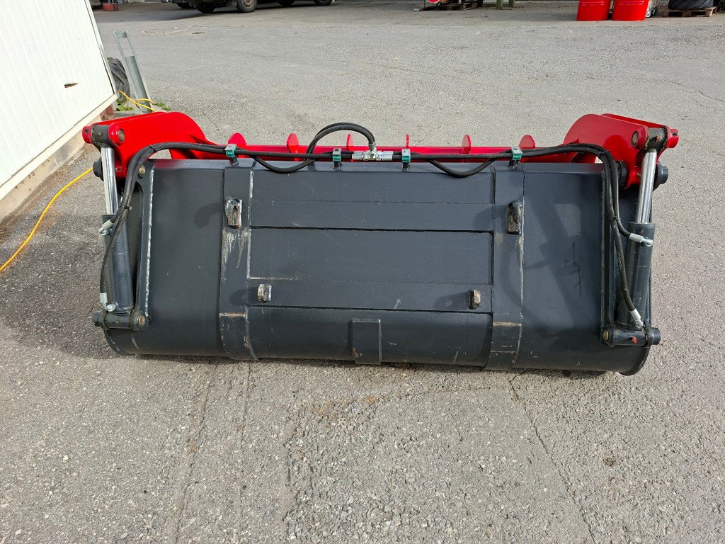 Fronthydraulik & Zapfwelle typu Sonstige Krokodilzange ZB Frontlader, Gebrauchtmaschine v Chur (Obrázek 3)