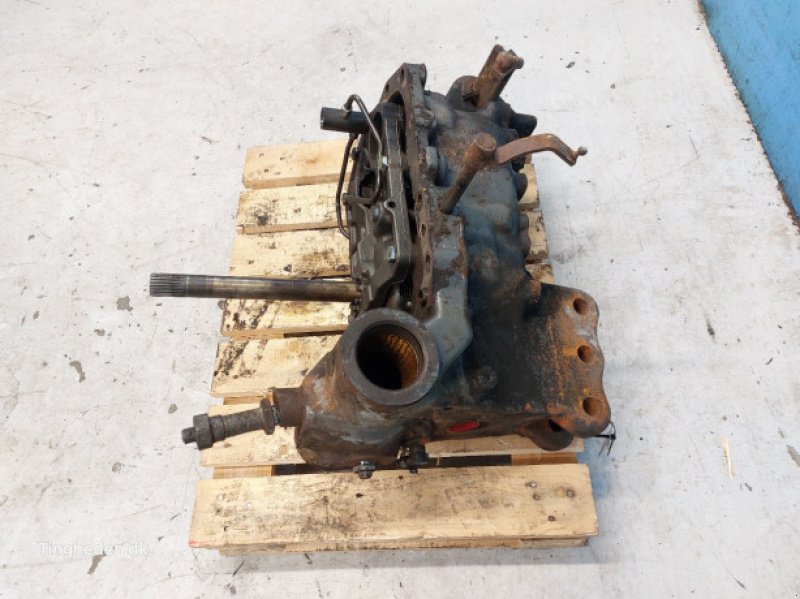 Fronthydraulik & Zapfwelle typu Valtra T213, Gebrauchtmaschine v Hemmet (Obrázek 4)