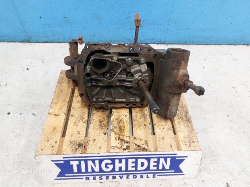 Fronthydraulik & Zapfwelle typu Valtra T213, Gebrauchtmaschine v Hemmet (Obrázek 1)