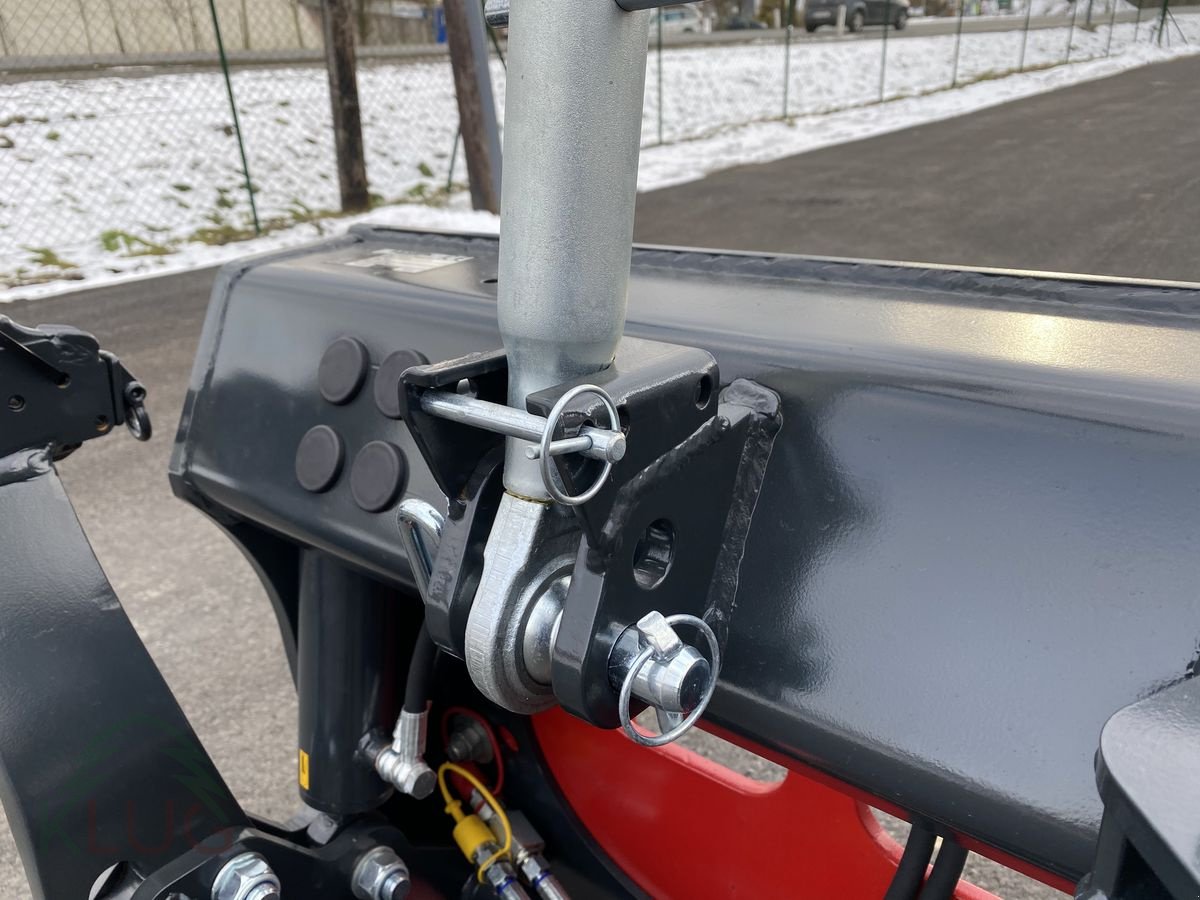 Fronthydraulik des Typs Lesnik SHL P35 Kommunalplattenfronthydraulik, Neumaschine in Pirching am Traubenberg (Bild 13)