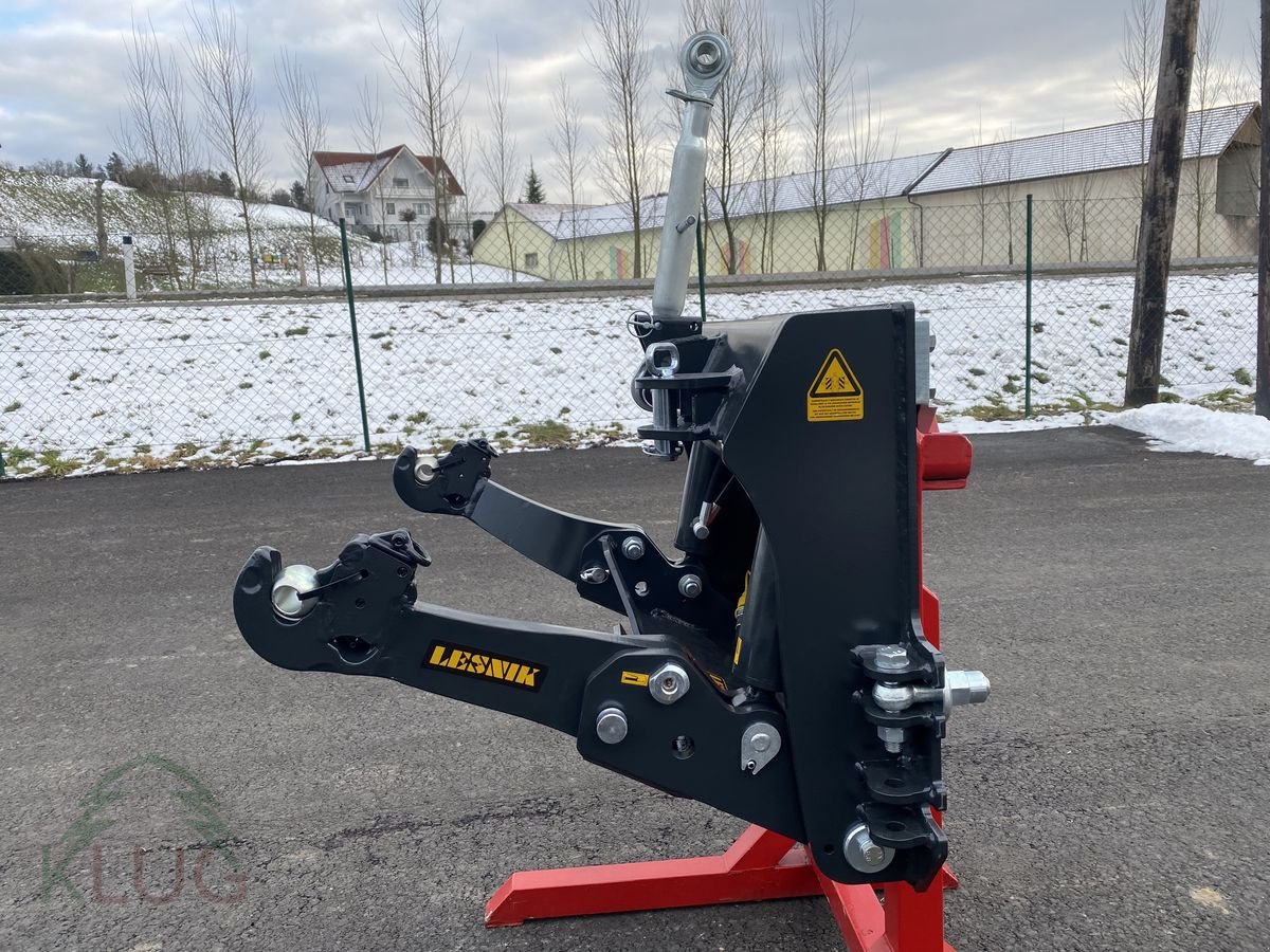 Fronthydraulik des Typs Lesnik SHL P35 Kommunalplattenfronthydraulik, Neumaschine in Pirching am Traubenberg (Bild 18)