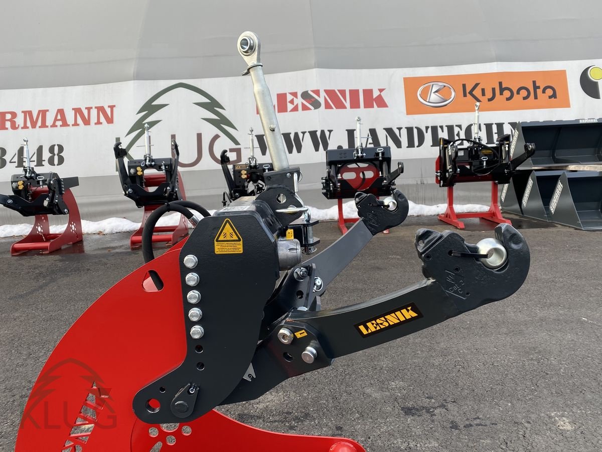 Fronthydraulik des Typs Lesnik SHL S17 Universal, Neumaschine in Pirching am Traubenberg (Bild 20)