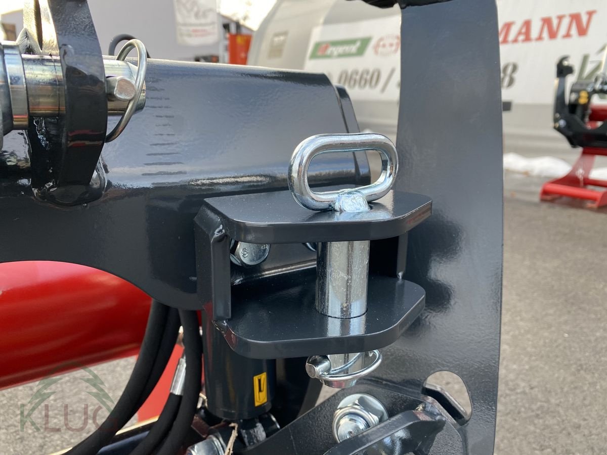 Fronthydraulik des Typs Lesnik SHL S17 Universal, Neumaschine in Pirching am Traubenberg (Bild 13)