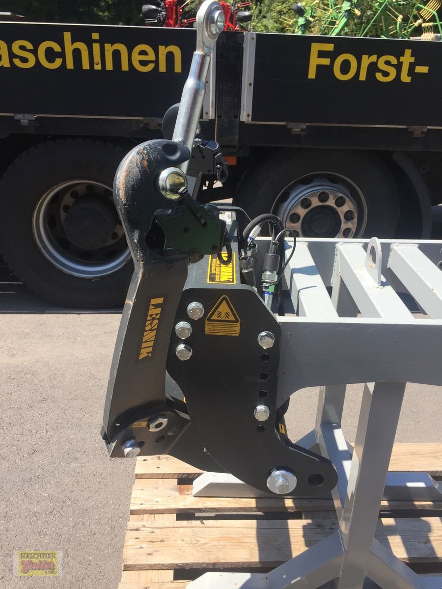 Fronthydraulik des Typs Lesnik SHL S17 Universal, Neumaschine in Kötschach (Bild 5)