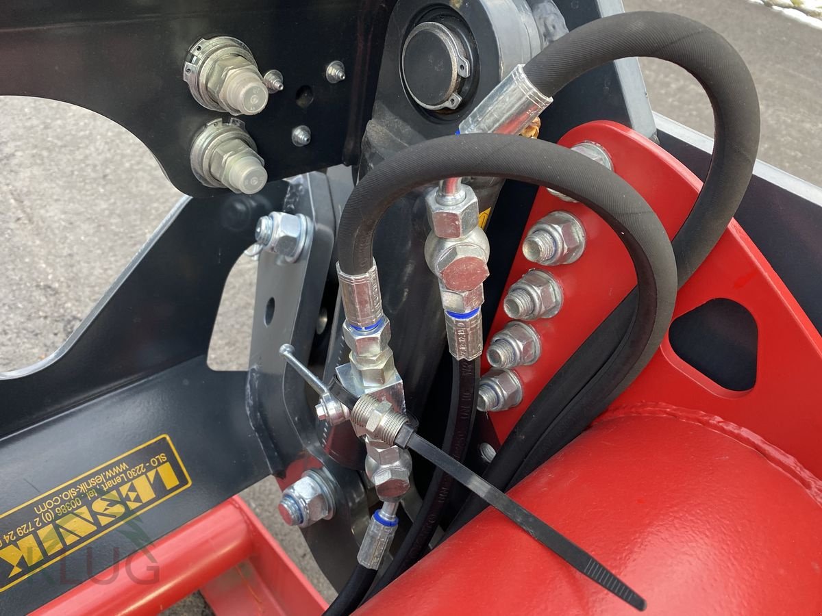 Fronthydraulik des Typs Lesnik SHL S25 Universal, Neumaschine in Pirching am Traubenberg (Bild 16)