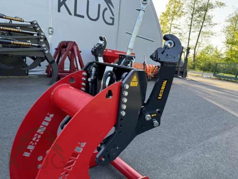 Fronthydraulik des Typs Lesnik SHL S25 Universal, Neumaschine in Pirching am Traubenberg (Bild 10)