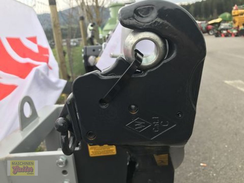 Fronthydraulik des Typs Lesnik SHL S25 Universal, Neumaschine in Kötschach (Bild 4)