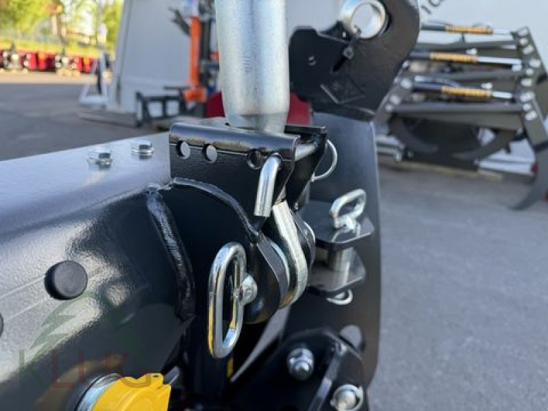 Fronthydraulik des Typs Lesnik SHL S35 Universal, Neumaschine in Pirching am Traubenberg (Bild 29)