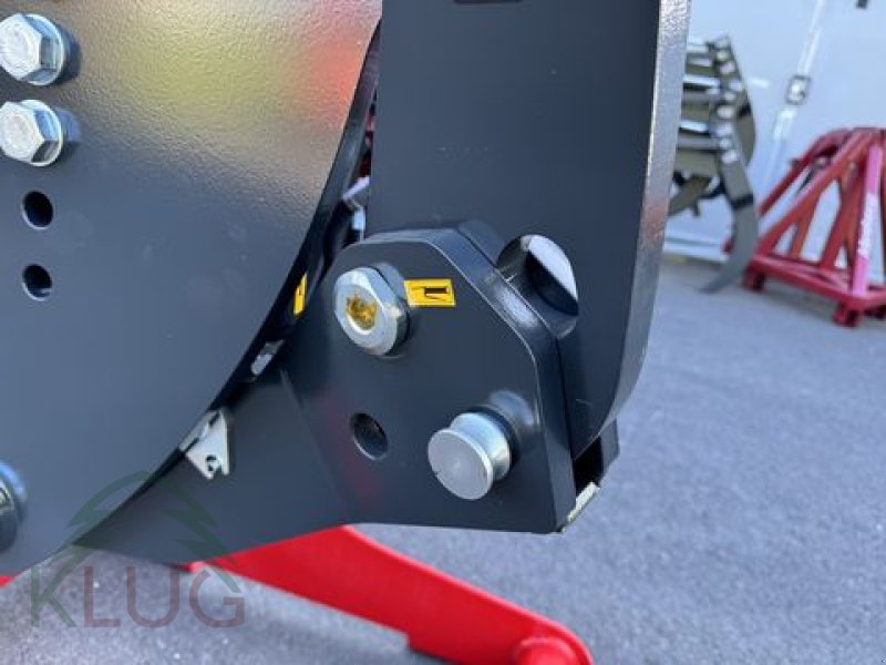 Fronthydraulik des Typs Lesnik SHL S35 Universal, Neumaschine in Pirching am Traubenberg (Bild 26)