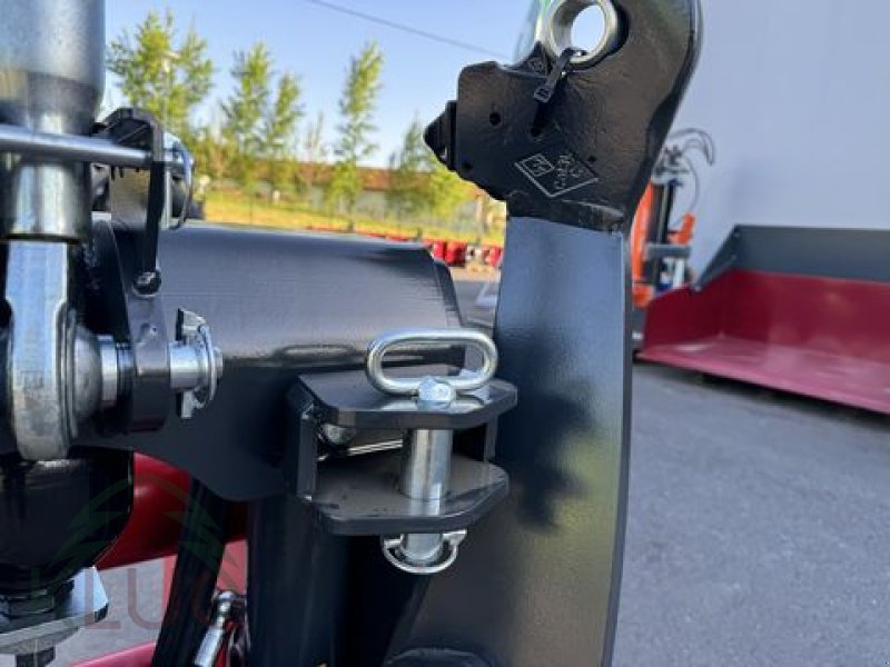 Fronthydraulik des Typs Lesnik SHL S35 Universal, Neumaschine in Pirching am Traubenberg (Bild 25)