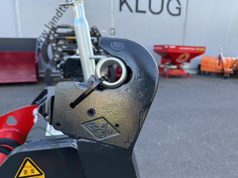 Fronthydraulik des Typs Lesnik SHL S35 Universal, Neumaschine in Pirching am Traubenberg (Bild 27)