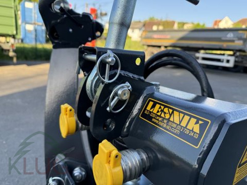 Fronthydraulik του τύπου Lesnik SHL S8 Universal, Neumaschine σε Pirching am Traubenberg (Φωτογραφία 29)