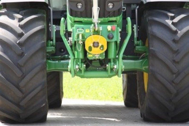 Fronthydraulik типа Sauter Til JD 6R/M, Gebrauchtmaschine в Assens (Фотография 1)