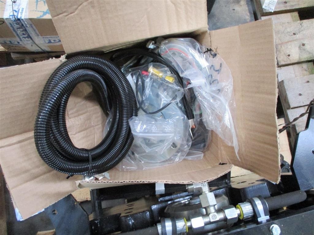 Fronthydraulik του τύπου Sonstige Folger 1800kg frontlift og Folger front PTO med 1000omd, Gebrauchtmaschine σε Lintrup (Φωτογραφία 12)