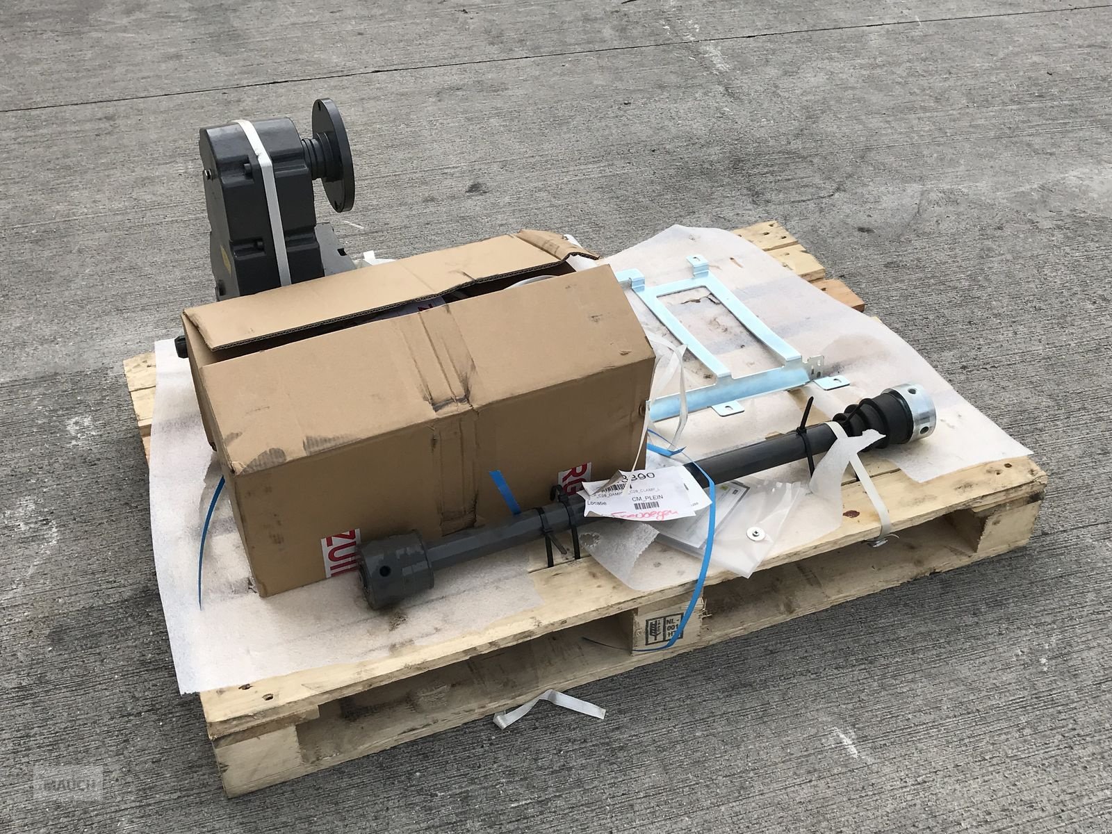 Fronthydraulik του τύπου Zuidberg Frontzapfwelle passend zu Valtra Q305, Neumaschine σε Burgkirchen (Φωτογραφία 3)