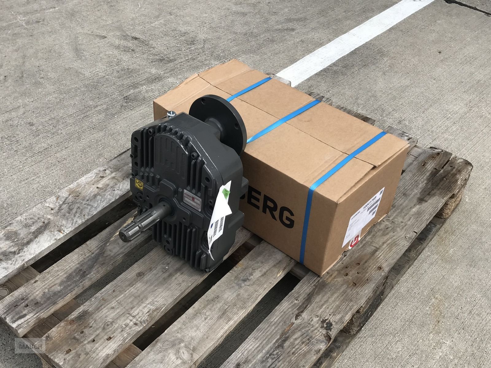 Fronthydraulik typu Zuidberg Frontzapfwelle passend zum Fendt 300 Vario, Neumaschine v Burgkirchen (Obrázek 3)