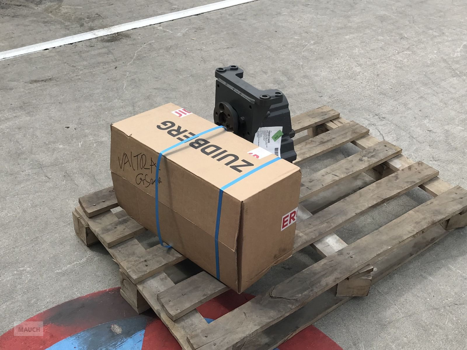 Fronthydraulik του τύπου Zuidberg Frontzapfwelle passend zur Valtra G - Serie, Neumaschine σε Burgkirchen (Φωτογραφία 4)