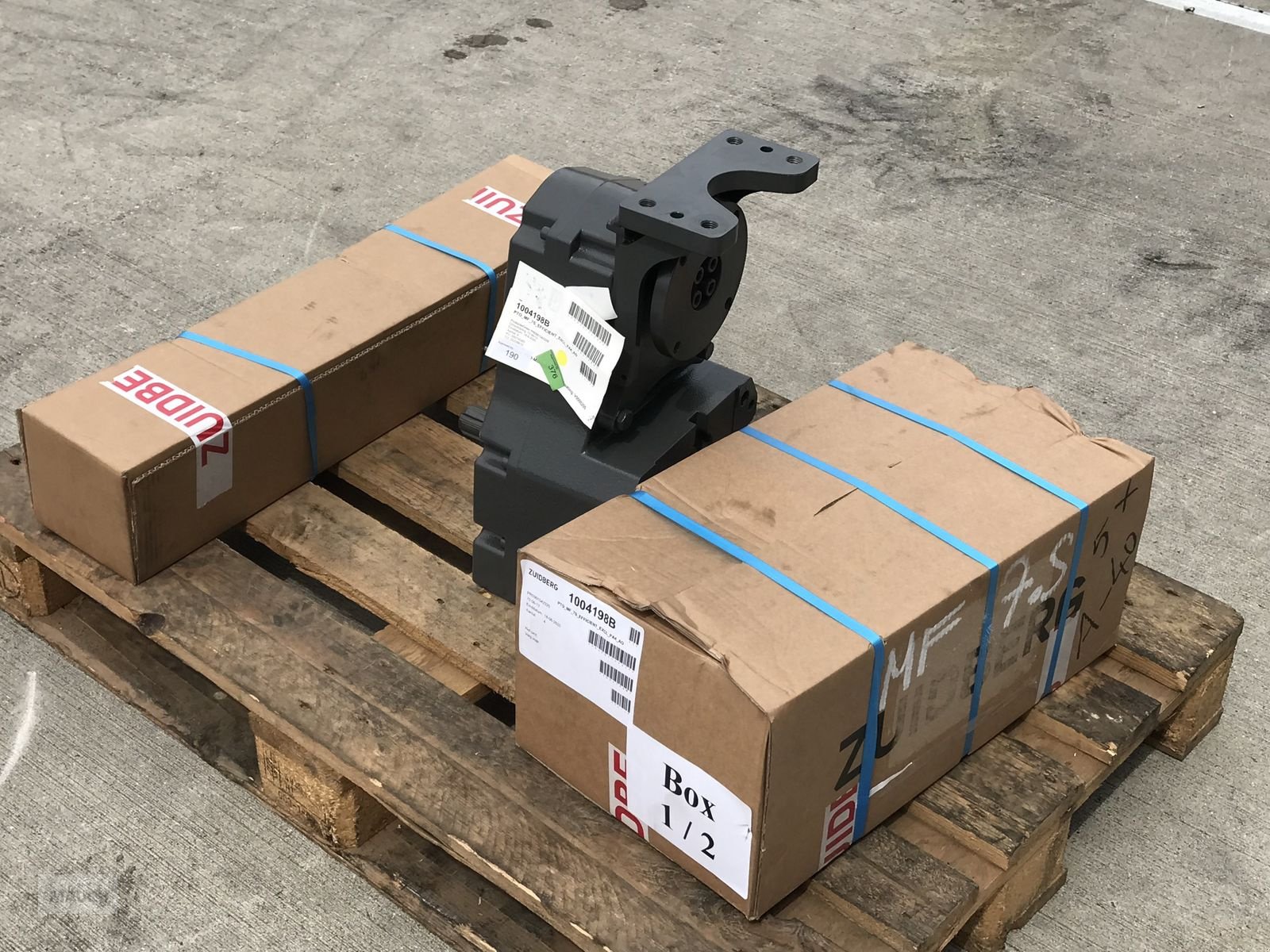 Fronthydraulik типа Zuidberg Frontzapfwelle zum MF 7S Efficient + Exclusive, Neumaschine в Burgkirchen (Фотография 4)