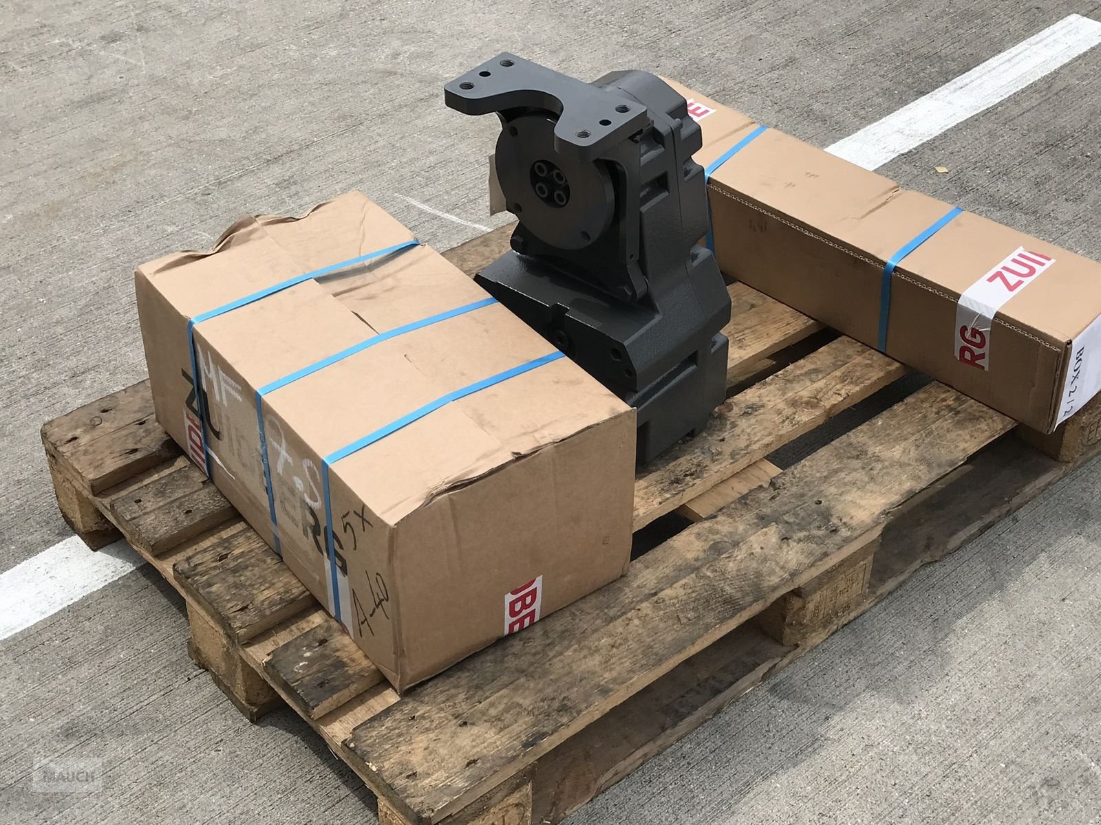 Fronthydraulik типа Zuidberg Frontzapfwelle zum MF 7S Efficient + Exclusive, Neumaschine в Burgkirchen (Фотография 5)