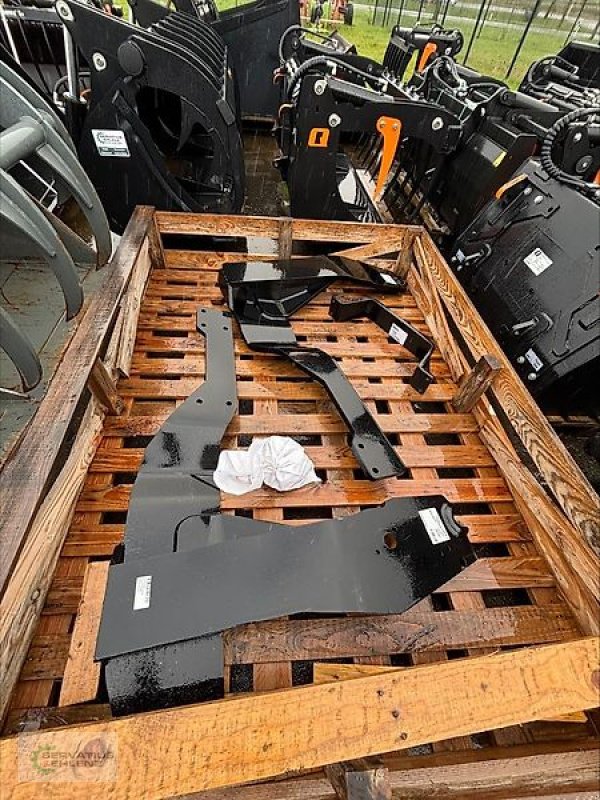 Frontlader of the type Alö Konsolen für Massey Ferguson, Neumaschine in Rittersdorf (Picture 1)