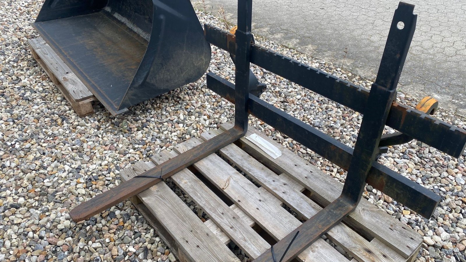 Frontlader of the type Alö Pallegaffelsæt, Gebrauchtmaschine in Ringe (Picture 1)