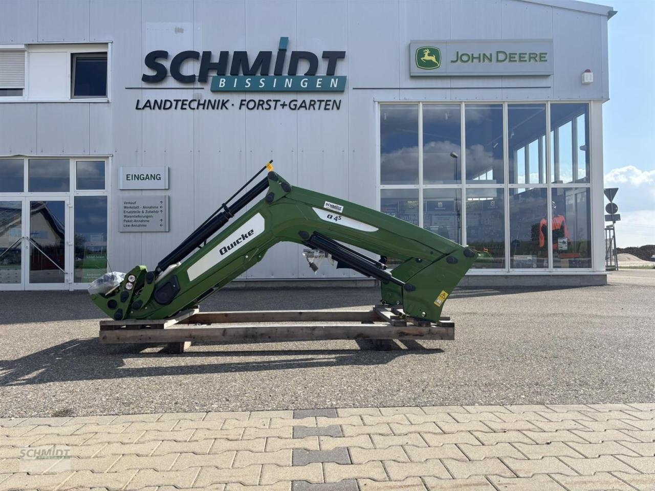 Frontlader des Typs Alö Q4S DM-Euro Fendt Nature-Grün, Neumaschine in Herbrechtingen (Bild 1)