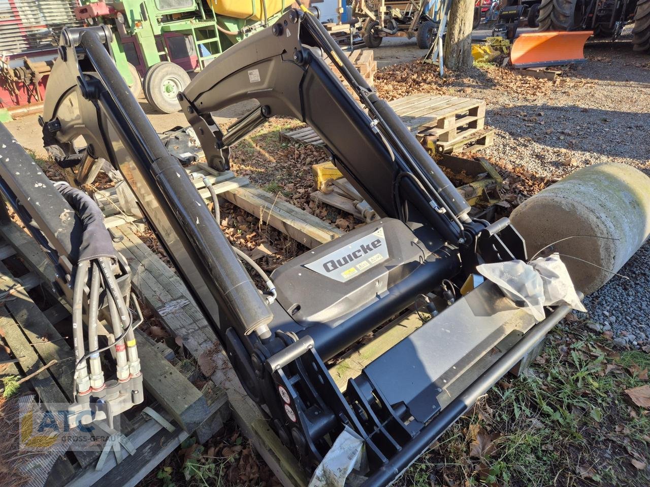 Frontlader of the type Alö Q6 MDM EURO FRONTLADERSCHWINGE, Neumaschine in Groß-Gerau (Picture 2)