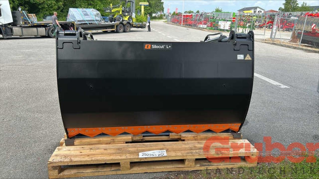 Frontlader of the type Alö Silocut L+200 Silageschneidewerkzeug, Neumaschine in Ampfing (Picture 1)