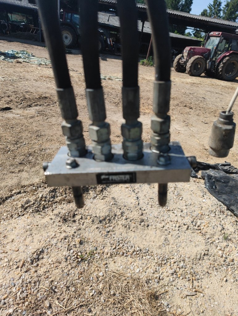 Frontlader typu Faucheux FXM 120 SERIE 2, Gebrauchtmaschine v LACAPELLE-MARIVAL (Obrázek 6)