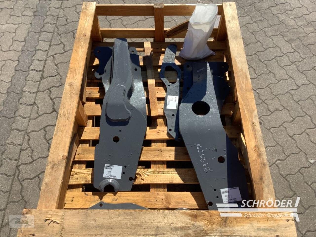 Frontlader des Typs Fendt ALÖ ANBAUKONSOLEN FENDT 700-724 GEN6, Gebrauchtmaschine in Völkersen (Bild 2)