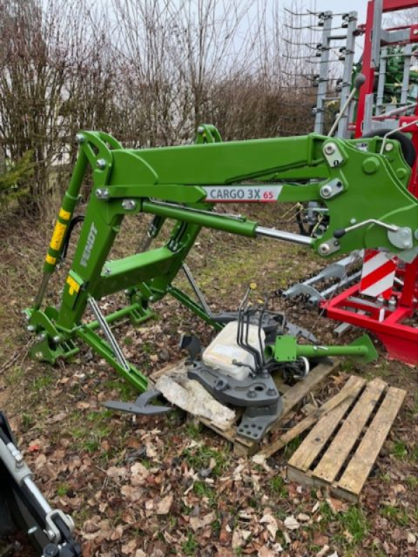 Frontlader of the type Fendt CARGO 3X65, Gebrauchtmaschine in CHAMPLECY (Picture 1)