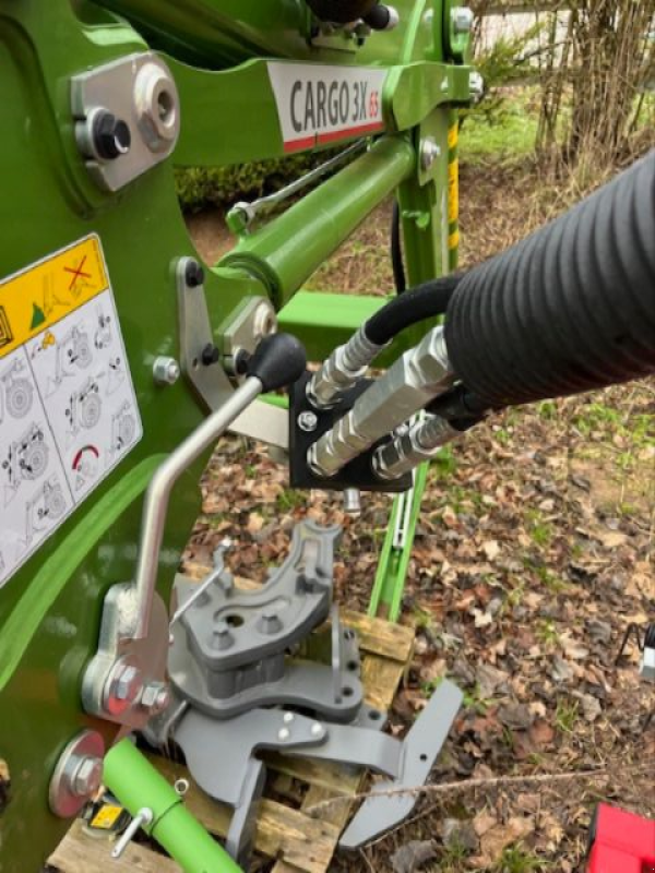 Frontlader of the type Fendt CARGO 3X65, Gebrauchtmaschine in CHAMPLECY (Picture 5)