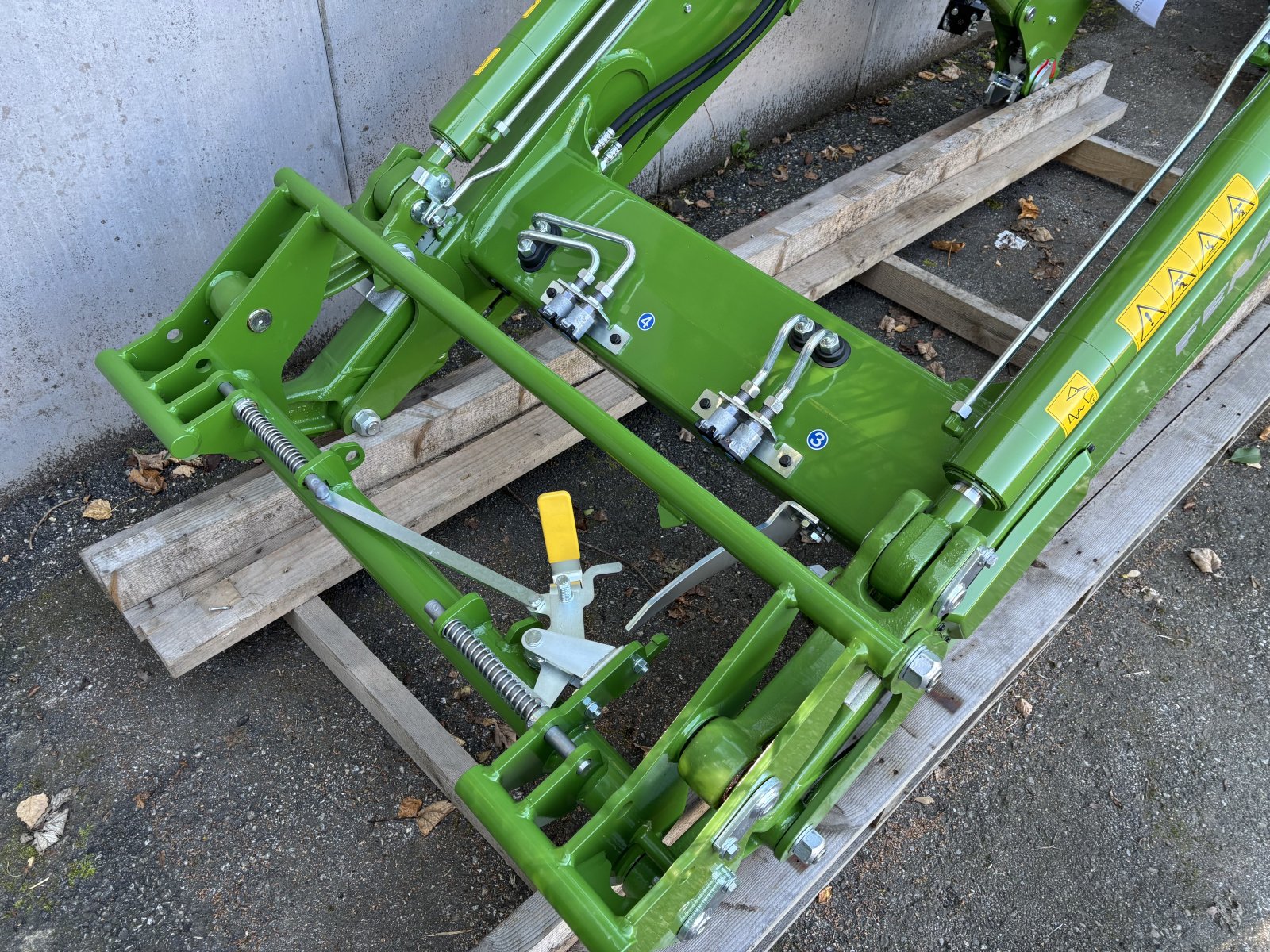 Frontlader of the type Fendt Cargo 4 x 75 compact, Neumaschine in Karlsruhe (Picture 3)