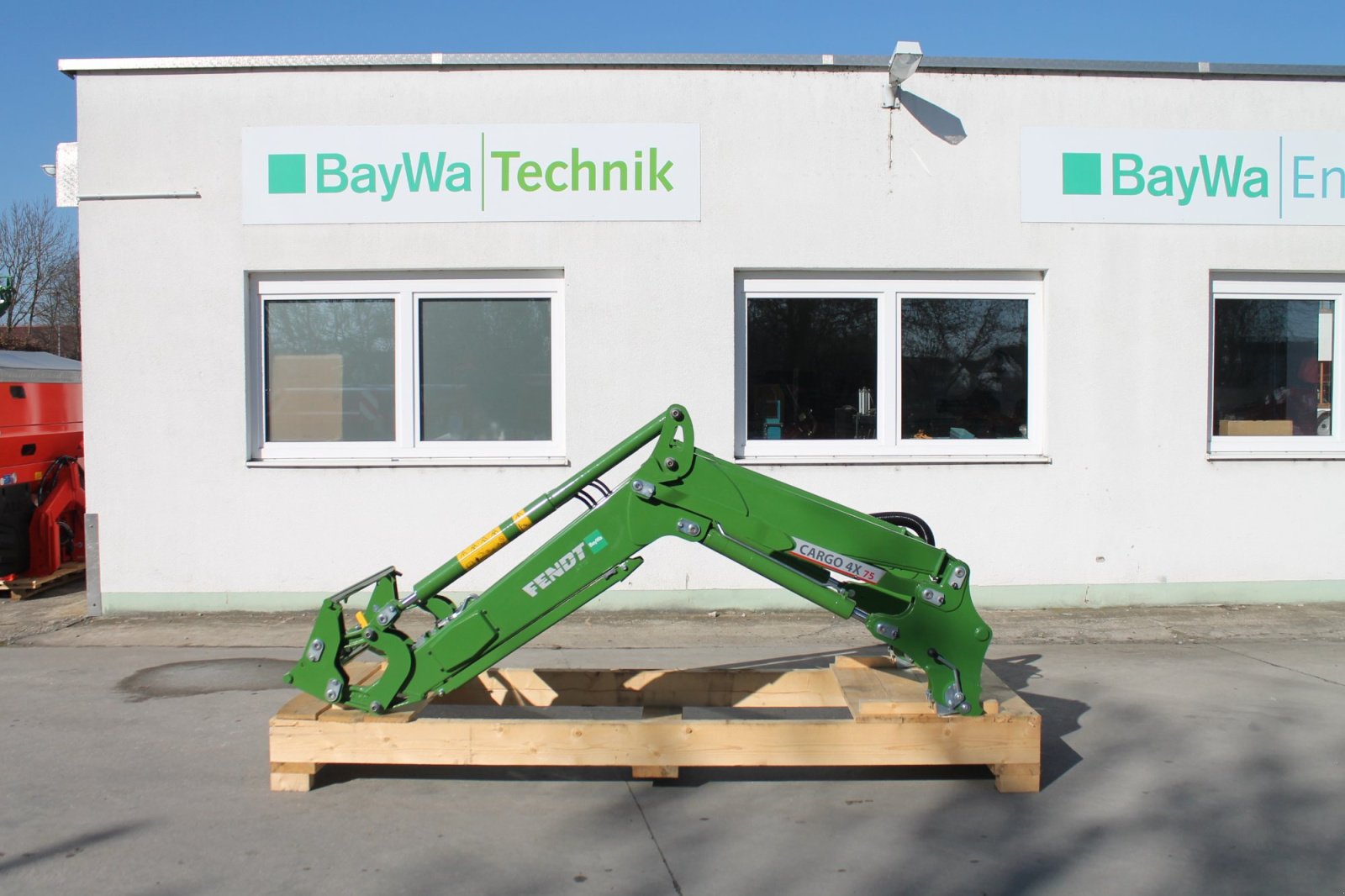 Frontlader van het type Fendt Cargo 4 x 75, Neumaschine in Straubing (Foto 1)