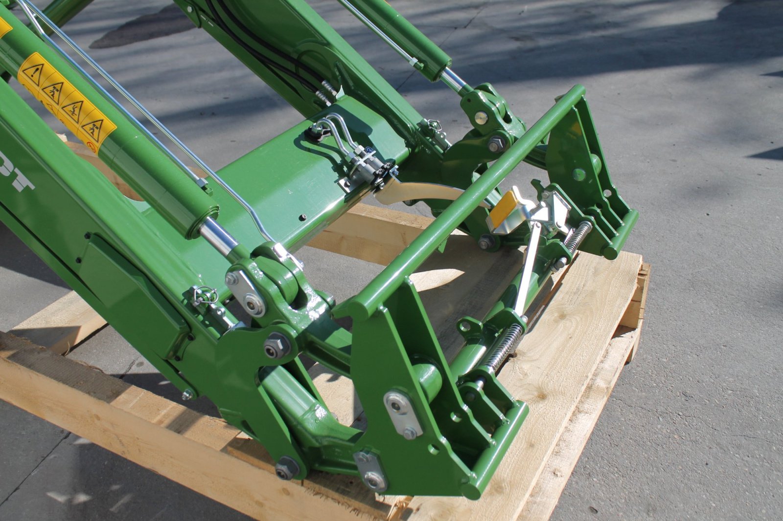 Frontlader van het type Fendt Cargo 4 x 75, Neumaschine in Straubing (Foto 4)