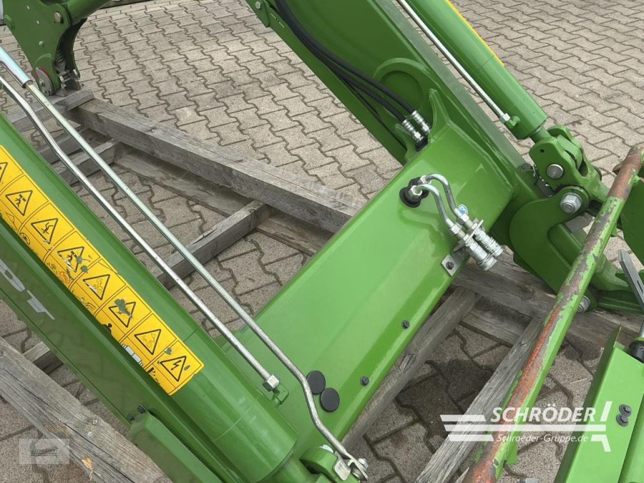 Frontlader des Typs Fendt CARGO 4 X/80 DW, Gebrauchtmaschine in Norden (Bild 4)