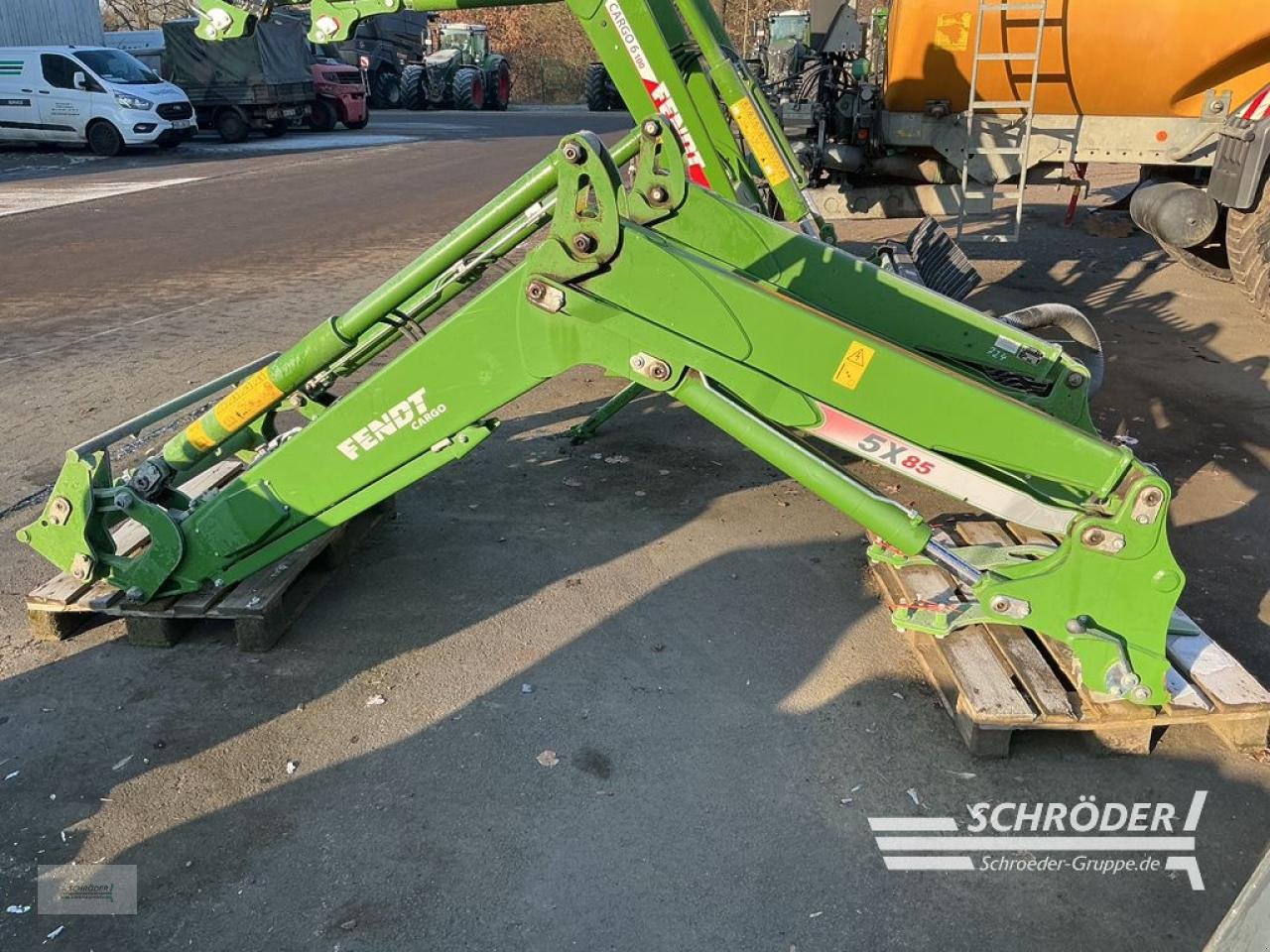 Frontlader du type Fendt CARGO 5X/85 DW, Gebrauchtmaschine en Friedland (Photo 7)