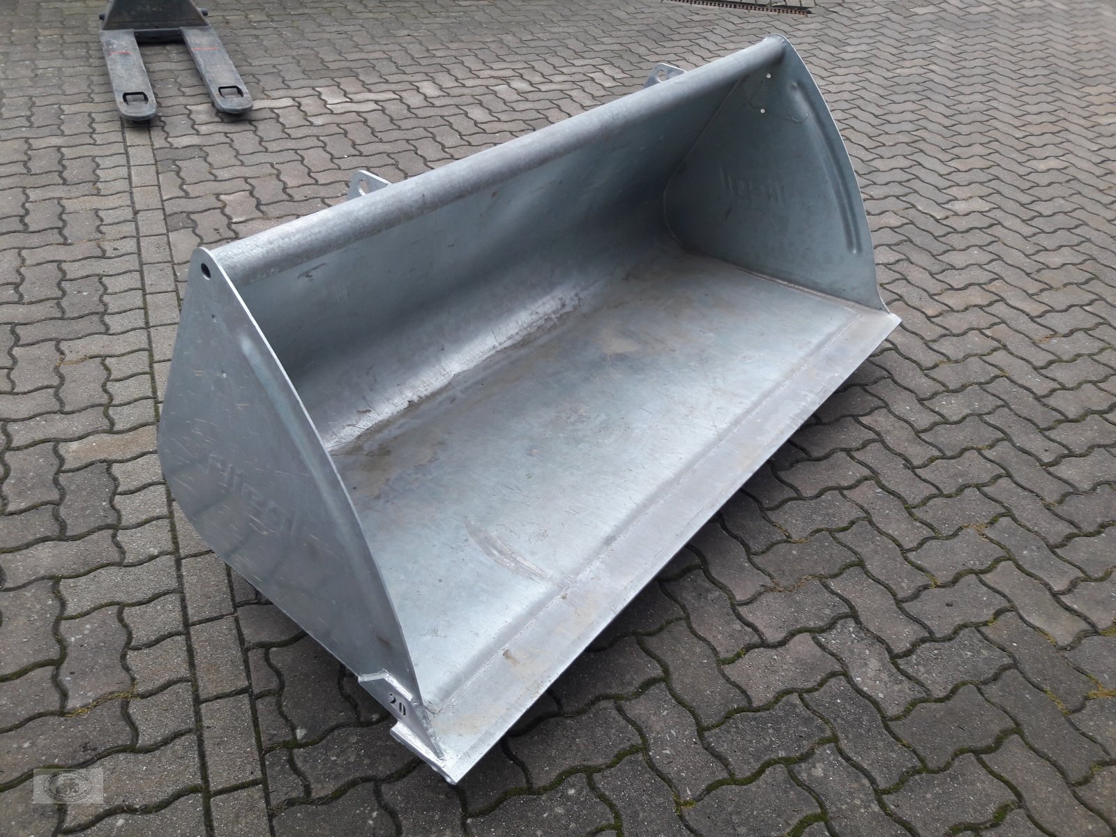 Frontlader des Typs Fliegl Schwergutschaufel 2m breit , für Eurofang, verzinkt., Gebrauchtmaschine in Tschirn (Bild 1)