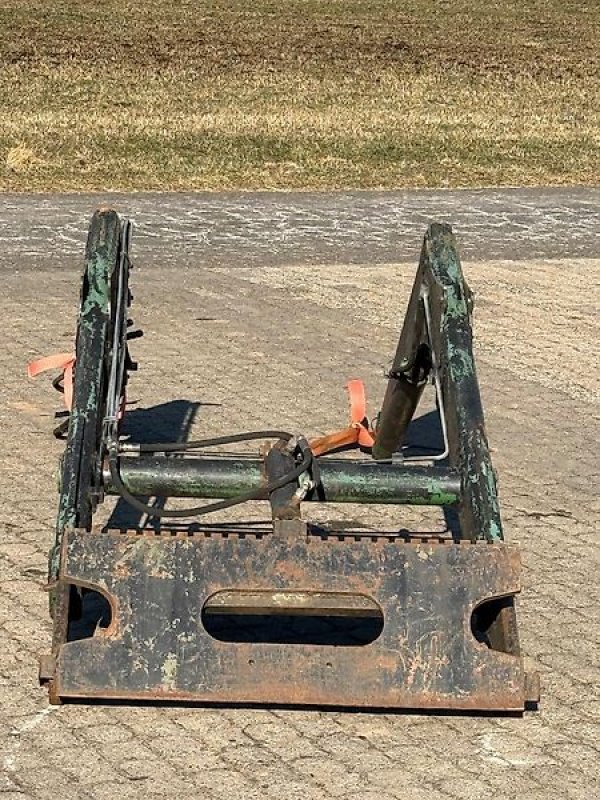 Frontlader des Typs Frost Kat. 3 Schwinge mit Palettengabelgrundrahmen, Gebrauchtmaschine in Steinau  (Bild 1)