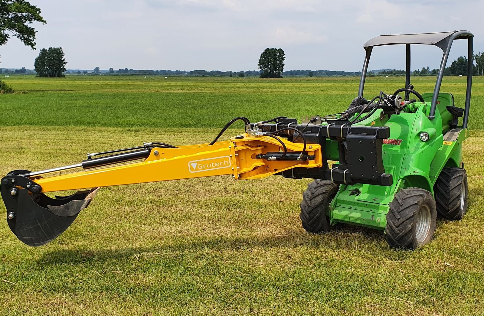 Frontlader of the type Grutech Ausleger / digging arm, Gebrauchtmaschine in Michałowo (Picture 1)