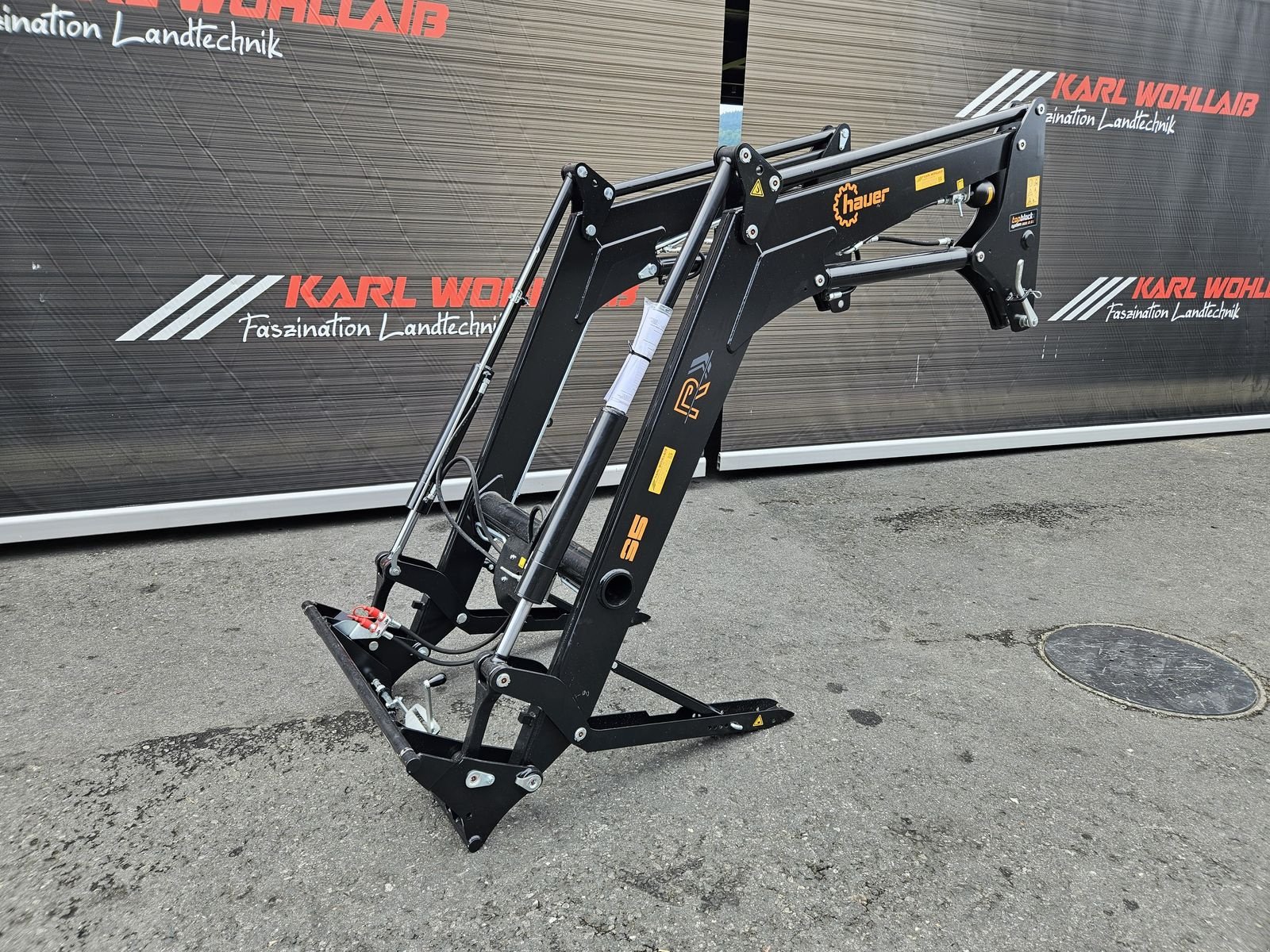 Frontlader des Typs Hauer Pom R 95, Neumaschine in Sulzberg (Bild 4)