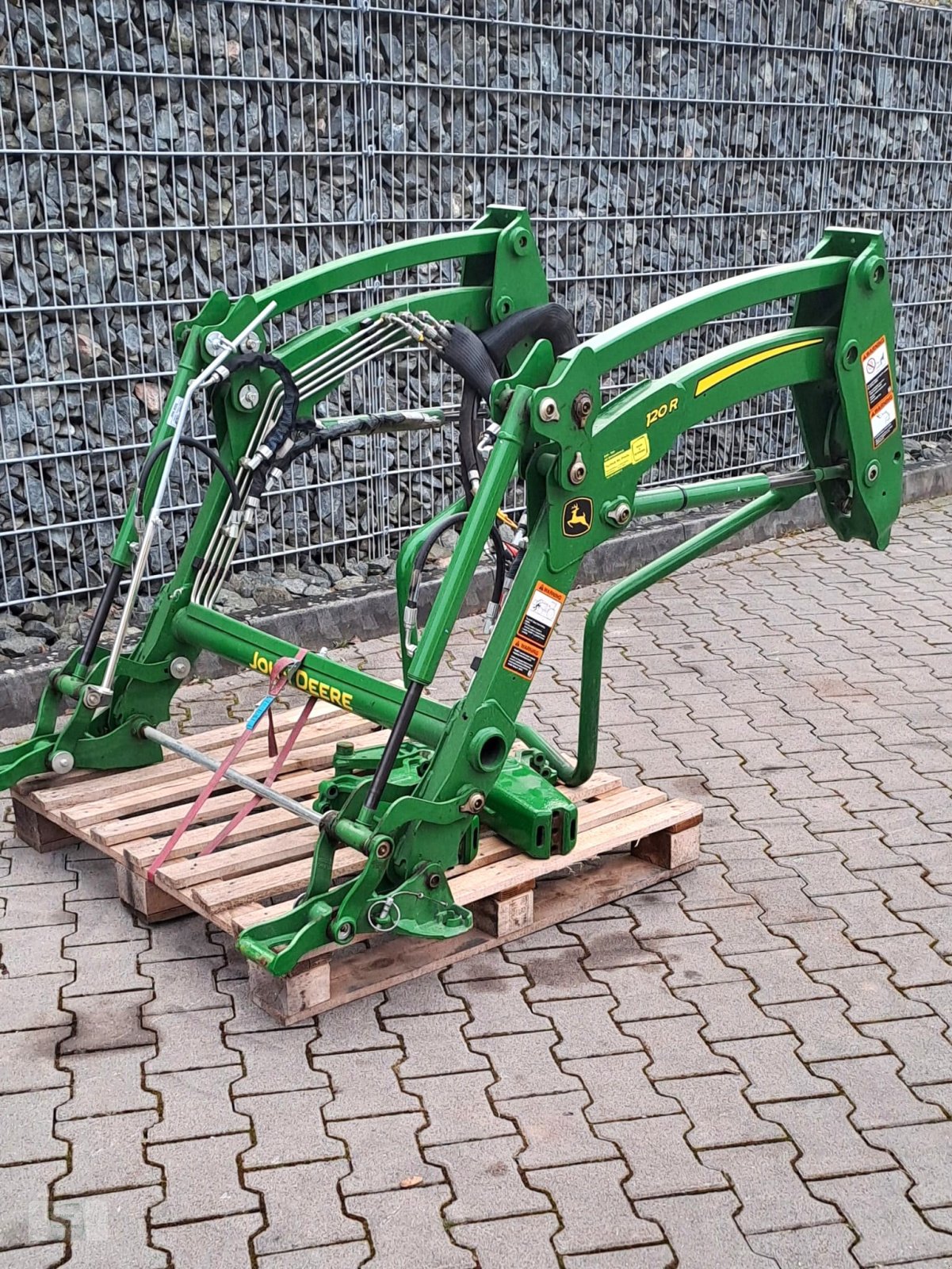 Frontlader of the type John Deere 120 R, Gebrauchtmaschine in Gross-Bieberau (Picture 2)