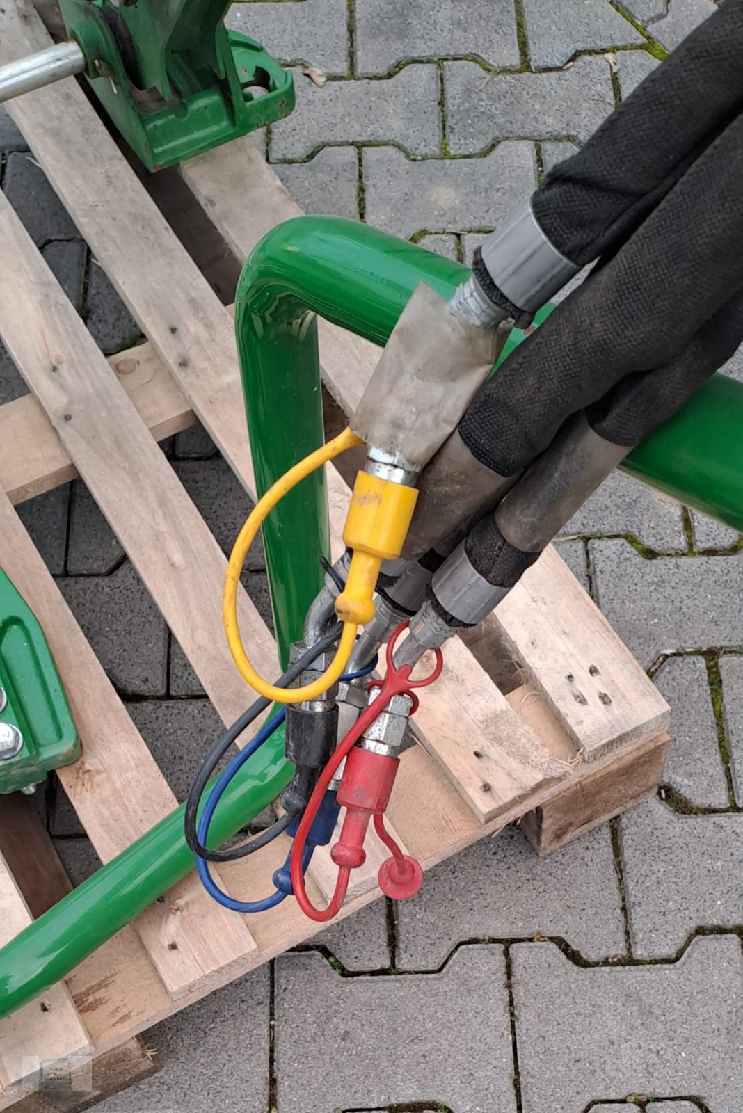 Frontlader of the type John Deere 120 R, Gebrauchtmaschine in Gross-Bieberau (Picture 4)