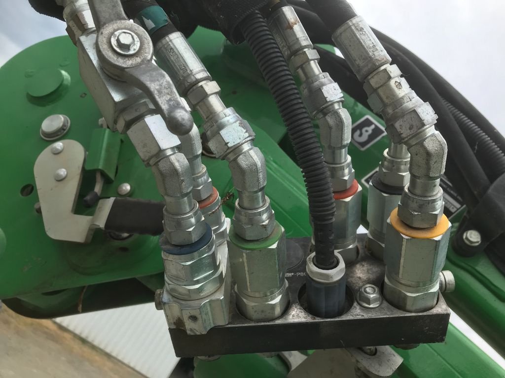 Frontlader du type John Deere 603 R, Gebrauchtmaschine en UZERCHE (Photo 10)