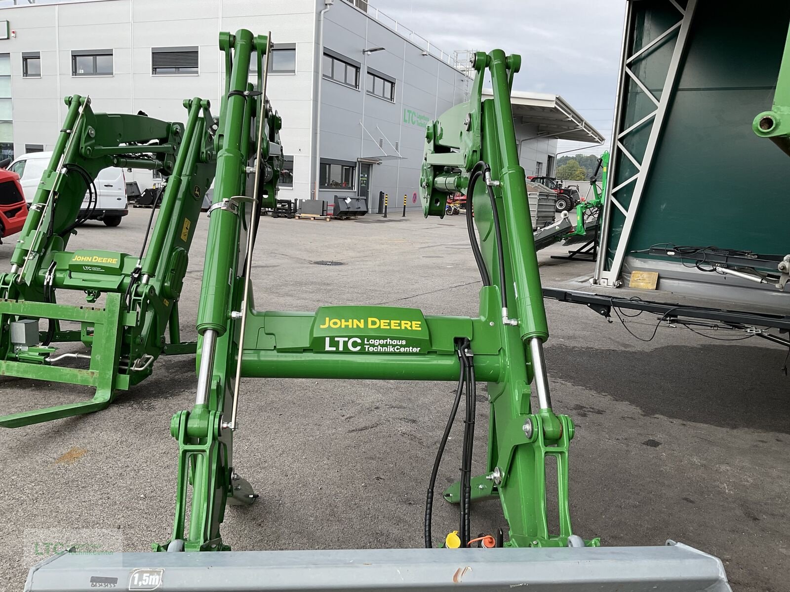 Frontlader des Typs John Deere 603R Frontlader, Vorführmaschine in Redlham (Bild 5)