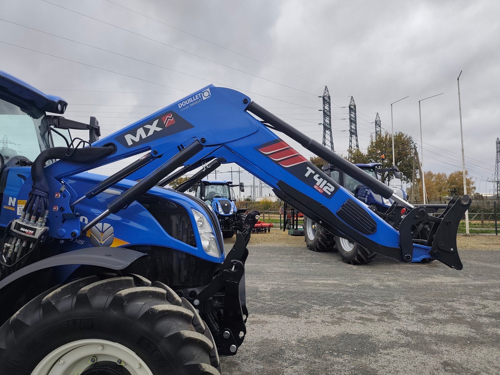 Frontlader van het type Mailleux BRANCARD T412evo, Gebrauchtmaschine in Le Horps (Foto 4)