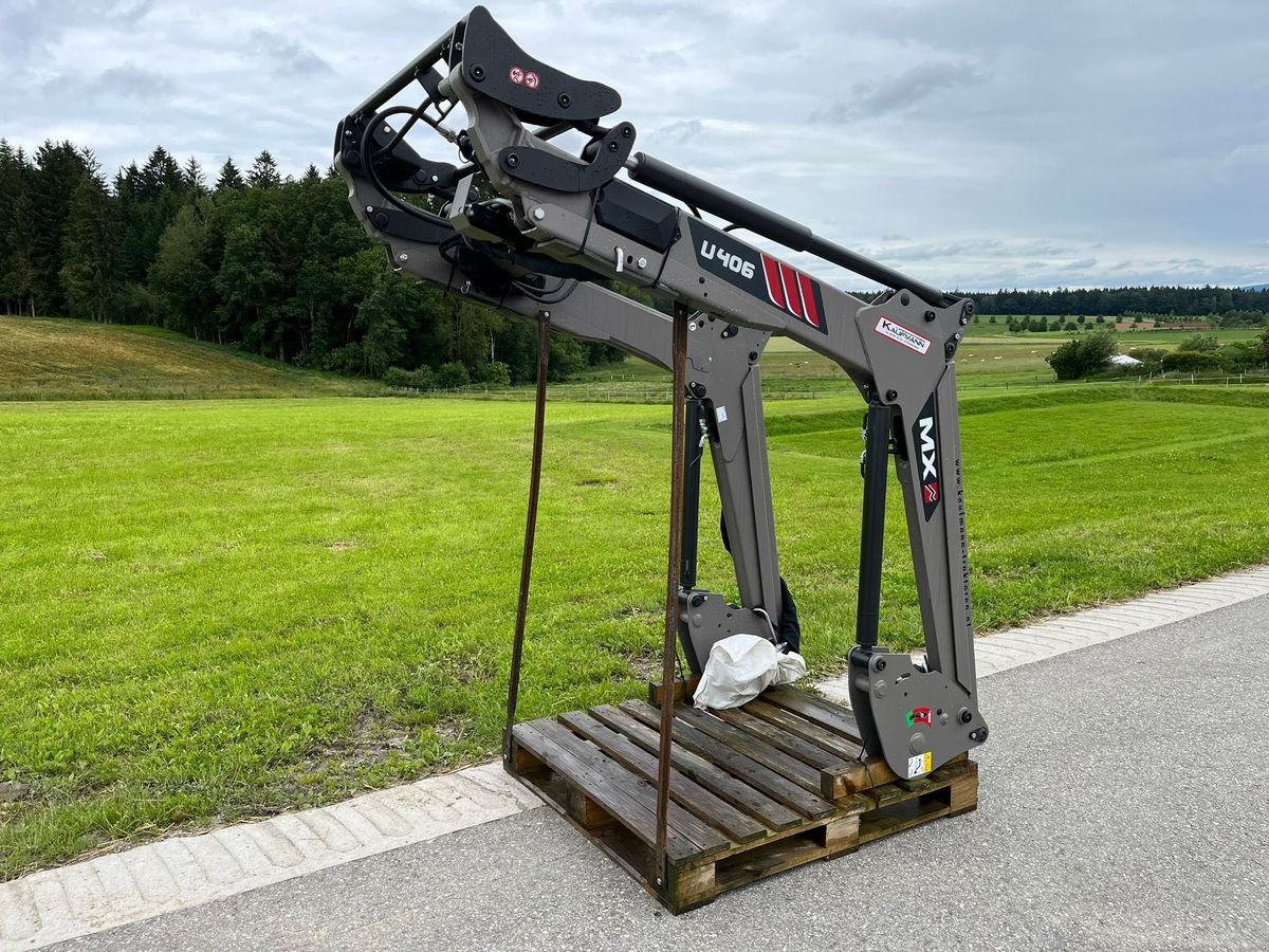 Frontlader of the type Mailleux U 406 für MF 5608, 5609, 5610, Neumaschine in NATTERNBACH (Picture 2)